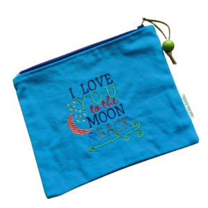 Etui canvas met katoenen binnenvoering i love you to the moon and back