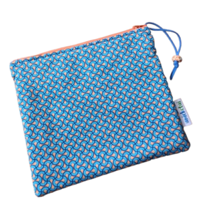 Etui blauw gevoerd en verstevigd medicatie make up opladers geld pasjes